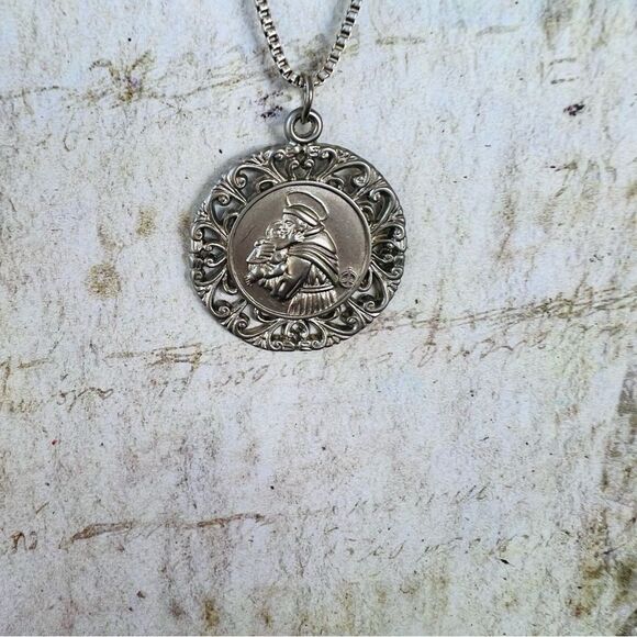 Vintage Religious Silver Necklace - Picture 1 of 1